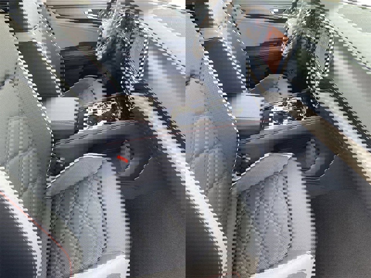 New 2026 Volkswagen Atlas Peak Edition image 8