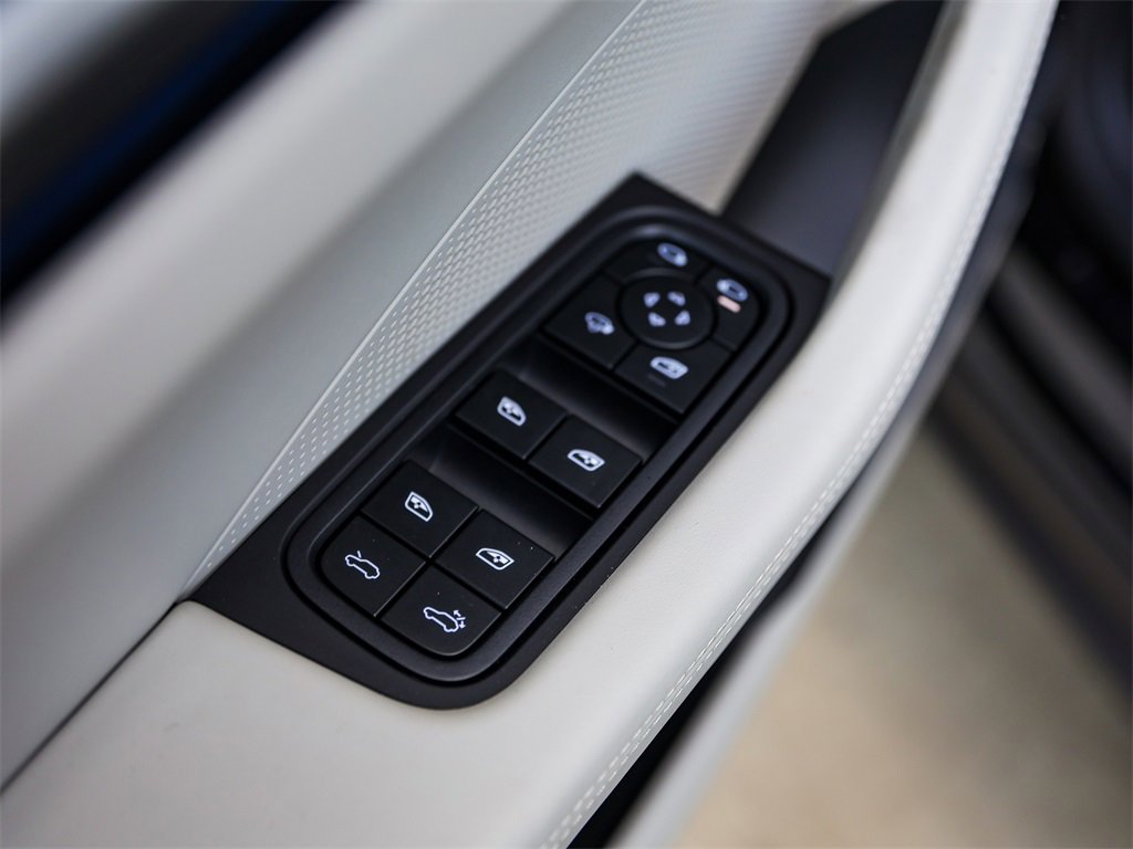 New 2025 Porsche Macan 4 Electric image 30