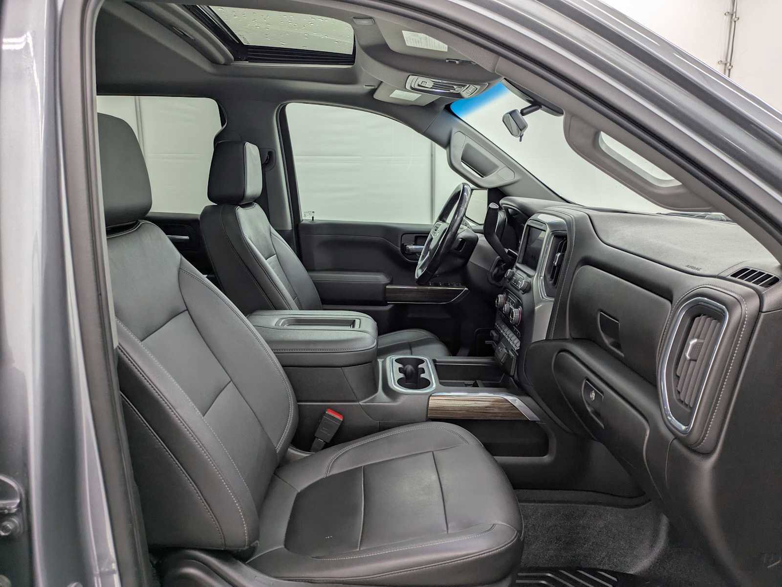 Used 2022 Chevrolet Silverado 1500 LT Trail Boss w/ Convenience Package II image 24