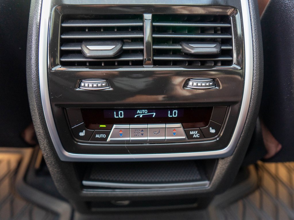 Used 2024 BMW X7 M60i image 19