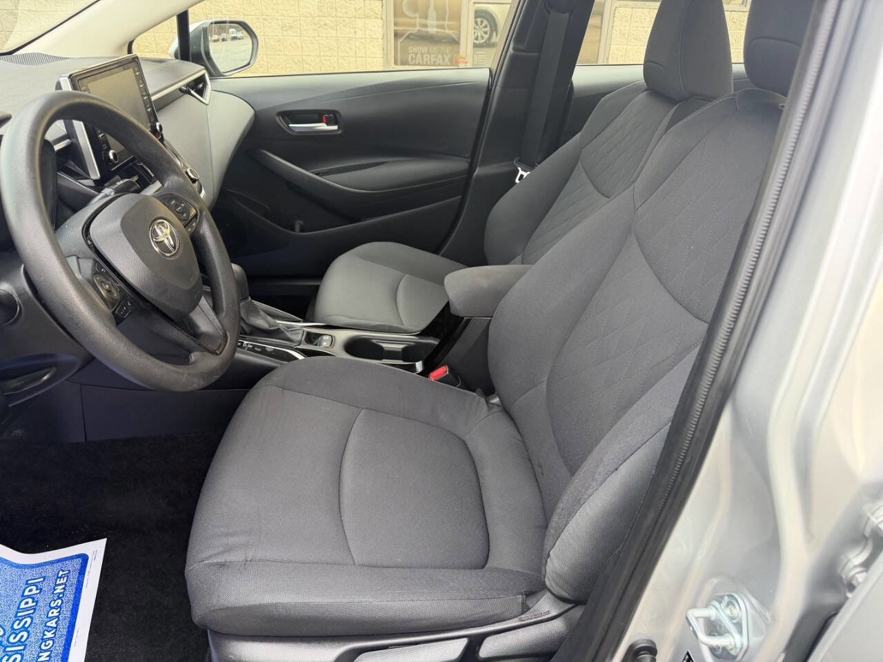 Used 2020 Toyota Corolla LE FWD image 12