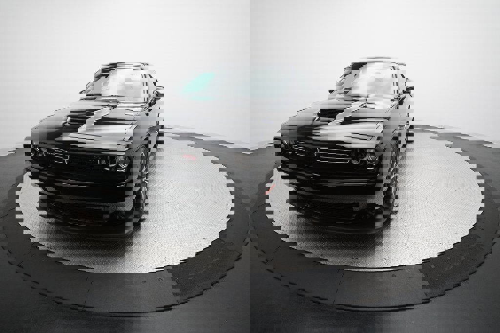 Used 2023 Dodge Challenger R/T w/ Plus Package image 32