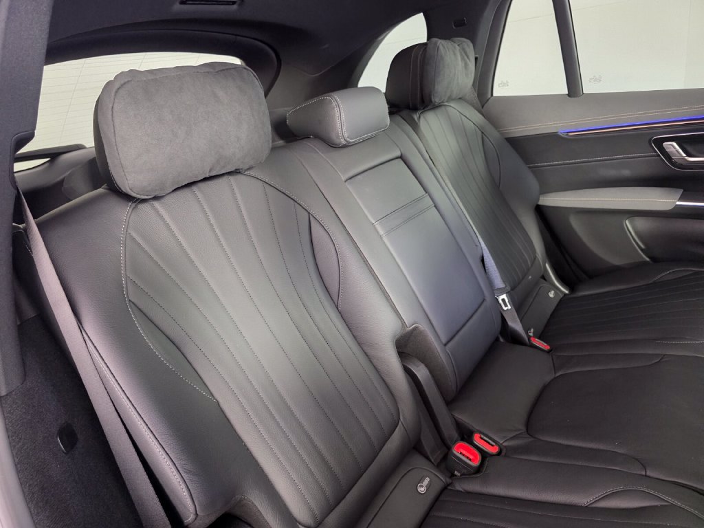 Certified 2023 Mercedes-Benz EQS 580 4MATIC SUV image 25