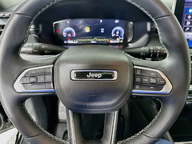 Used 2022 Jeep Compass High Altitude AWD/4WD image 23