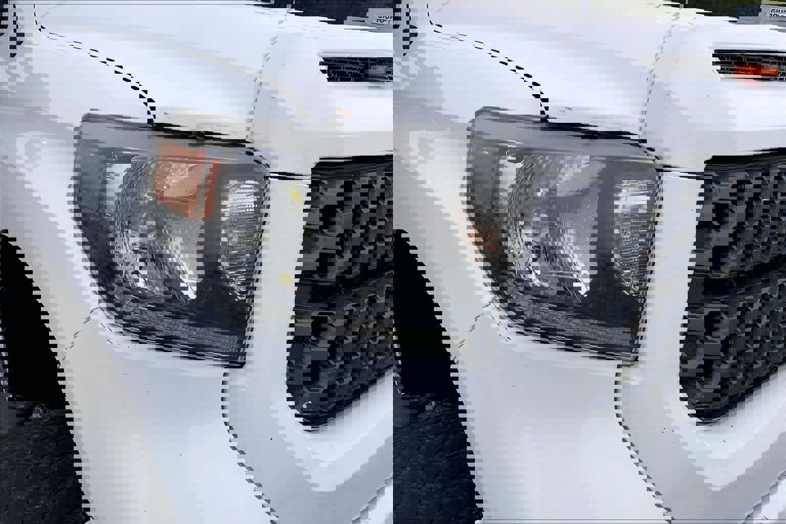 Used 2018 Toyota Tundra SR5 w/ SR5 Upgrade Package image 26