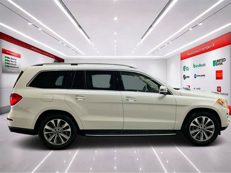 Used 2015 Mercedes-Benz GL 450 4MATIC w/ Appearance Package image 9