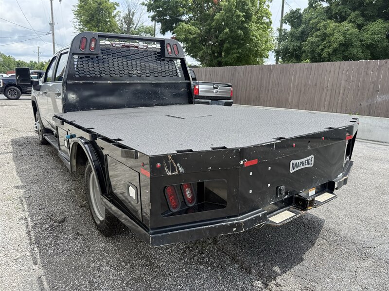 Used 2022 GMC Sierra 3500 Pro w/ Convenience Package AWD/4WD image 11