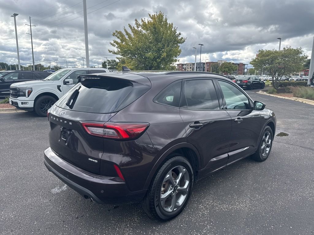 Used 2023 Ford Escape ST-Line w/ Tech Pack #1 AWD/4WD image 4