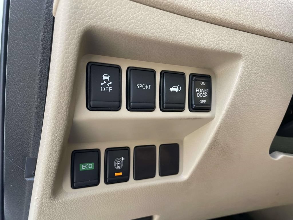 Used 2016 Nissan Rogue SV w/ SV Premium Package FWD image 28
