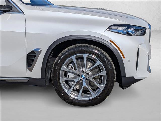 New 2026 BMW X5 xDrive50e image 10