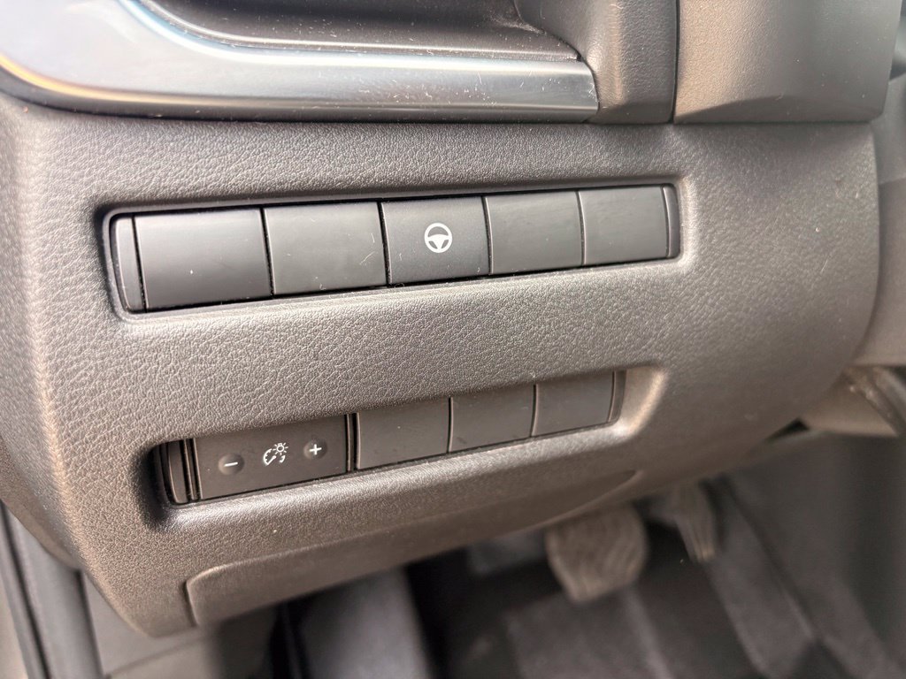 Used 2023 Nissan Rogue SV FWD image 13