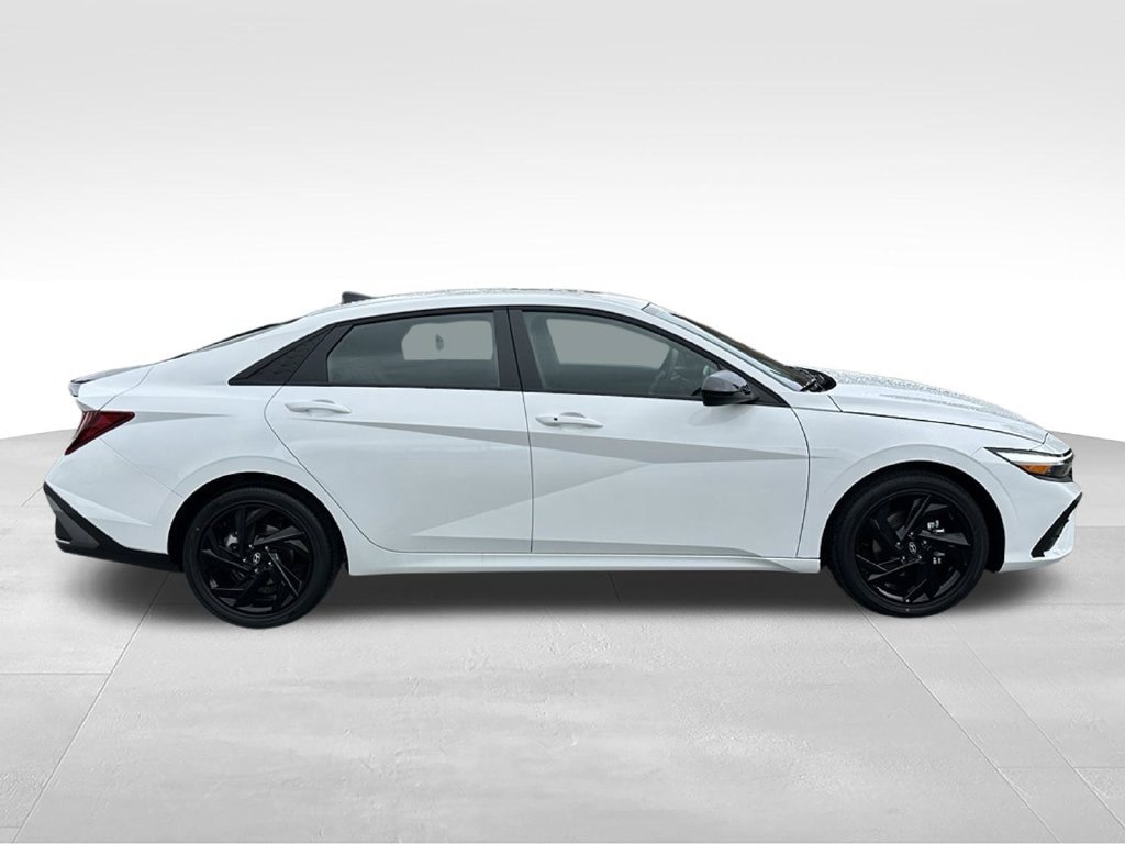 New 2026 Hyundai Elantra SEL Sport FWD image 8