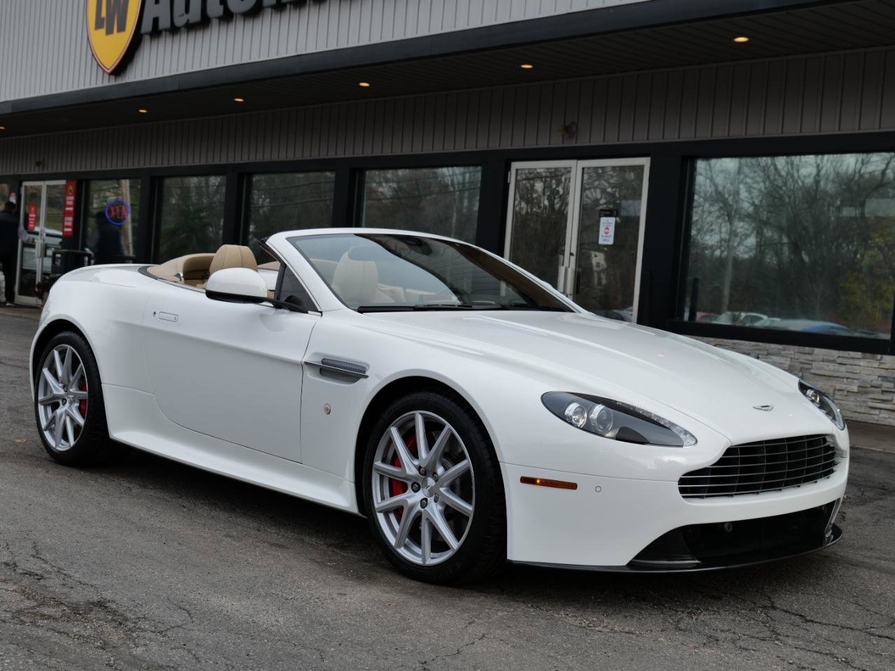 Used 2015 Aston Martin V8 Vantage S image 57