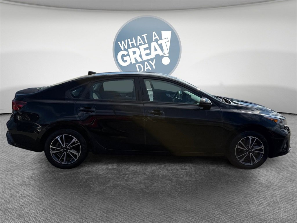 Certified 2023 Kia Forte LXS image 2