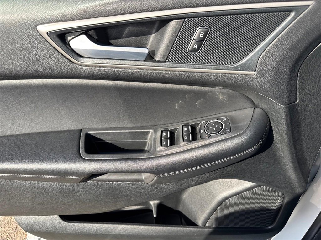 Used 2024 Ford Edge SEL image 19