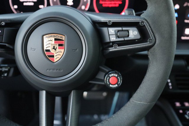 Used 2025 Porsche 911 Carrera image 28