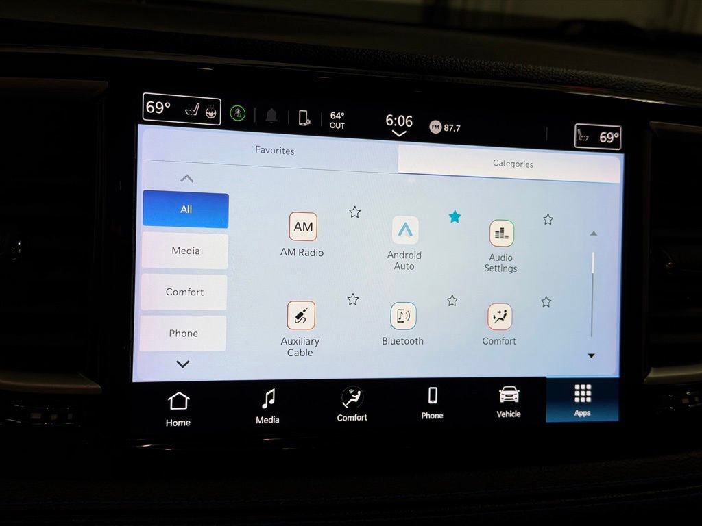 Used 2021 Chrysler Pacifica Touring w/ Cold Weather Group FWD image 32