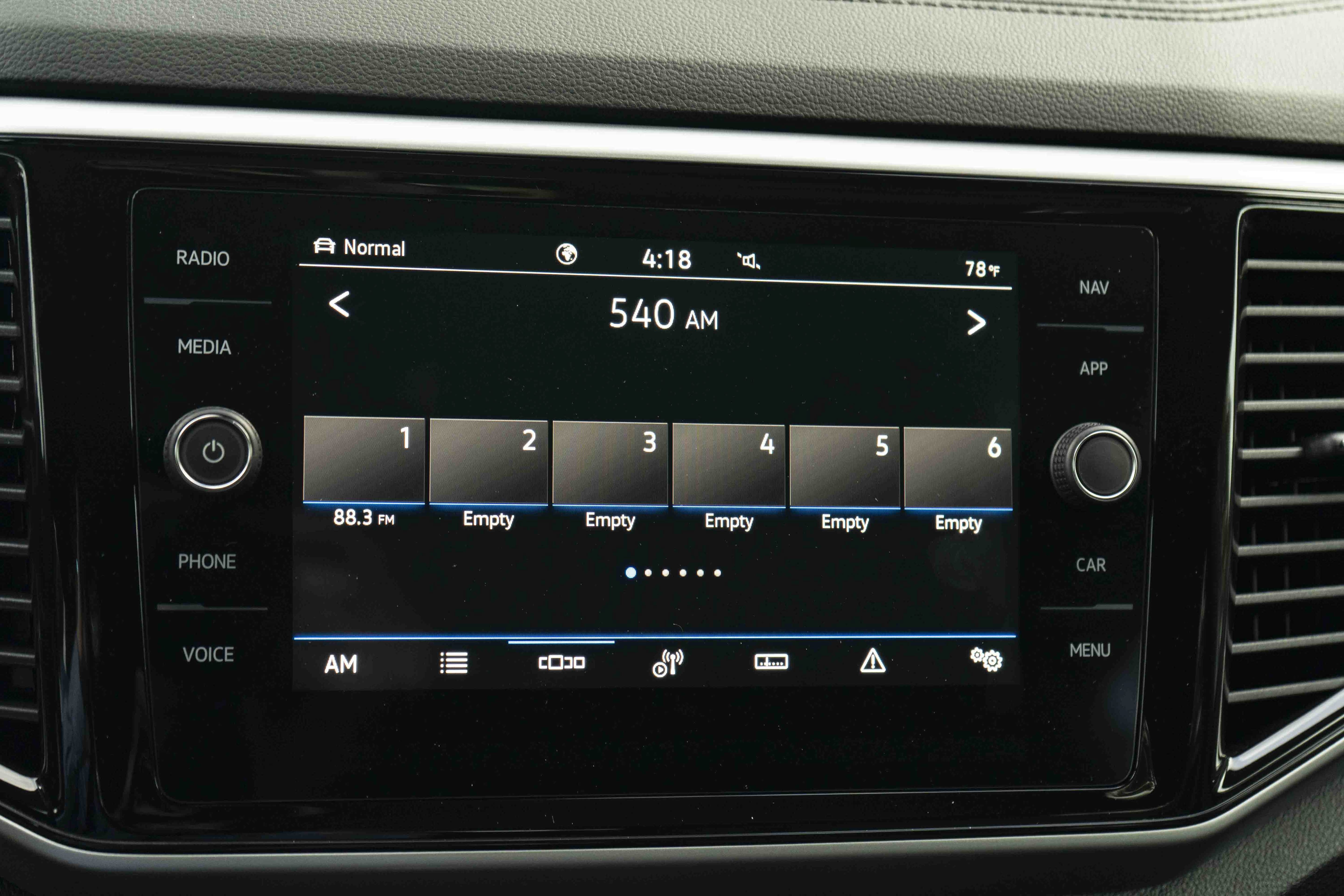 Certified 2023 Volkswagen Atlas Cross Sport SEL R-Line AWD/4WD image 28