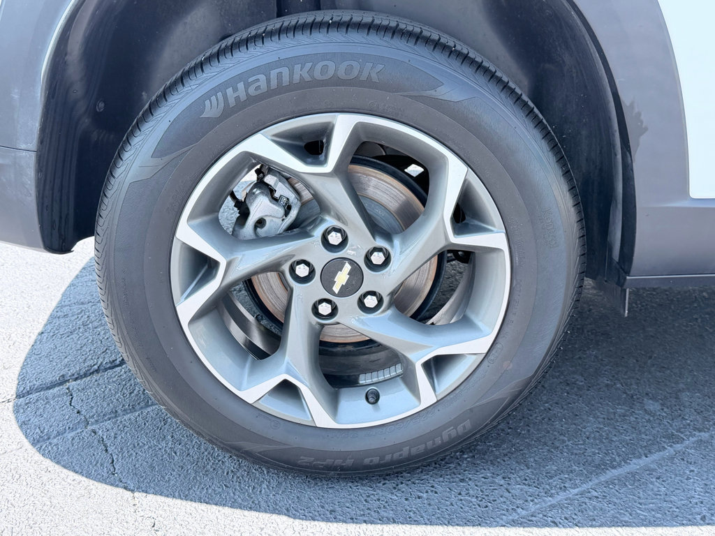 Used 2024 Chevrolet Trax LT w/ LT Convenience Package FWD image 29