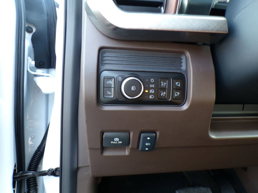 New 2026 Ford F250 King Ranch w/ FX4 Off-Road Package AWD/4WD image 14