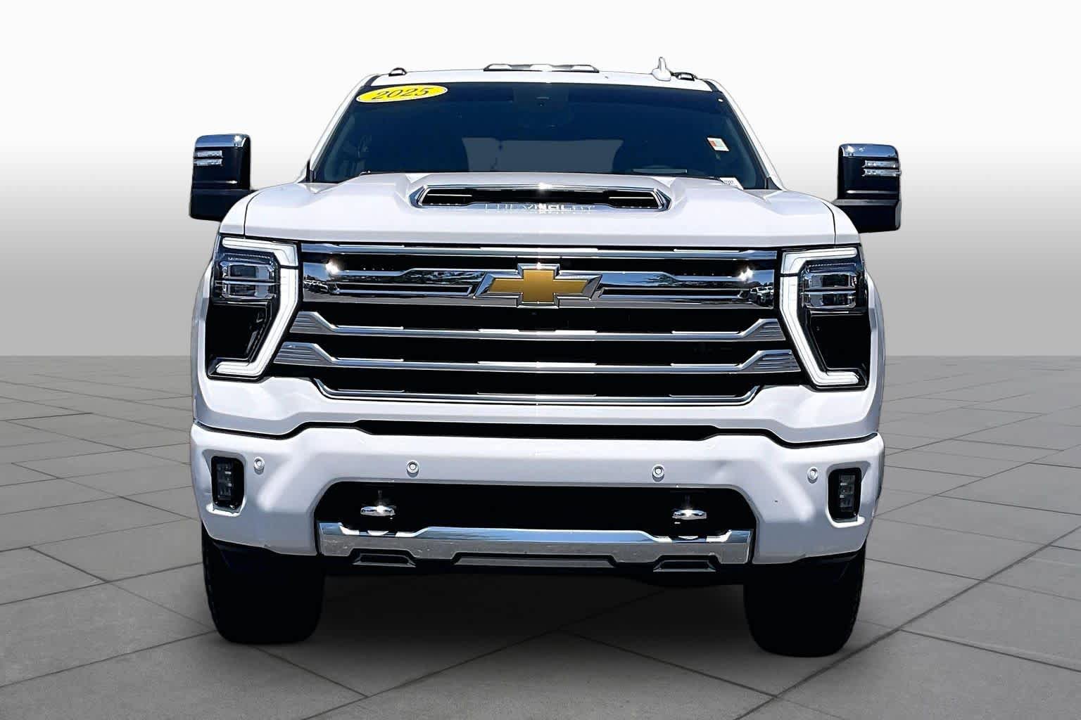 Certified 2025 Chevrolet Silverado 2500 High Country w/ High Country Premium Package AWD/4WD image 4