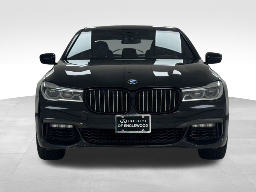 Used 2018 BMW 750i xDrive image 2