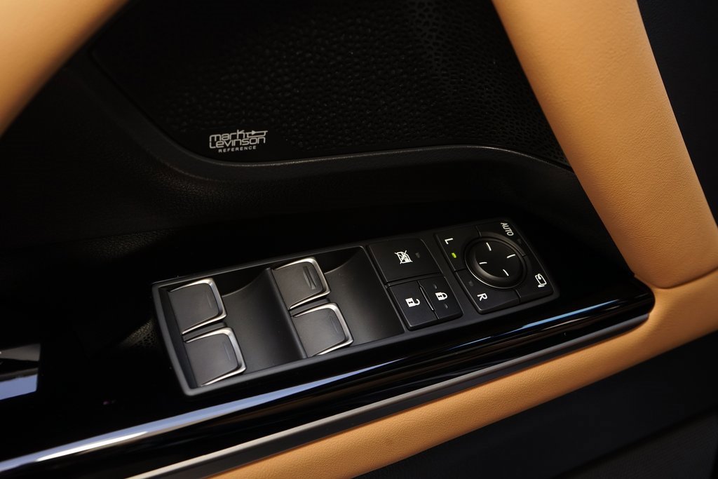 Used 2026 Lexus LX 600 4WD w/ Luxury Package image 30