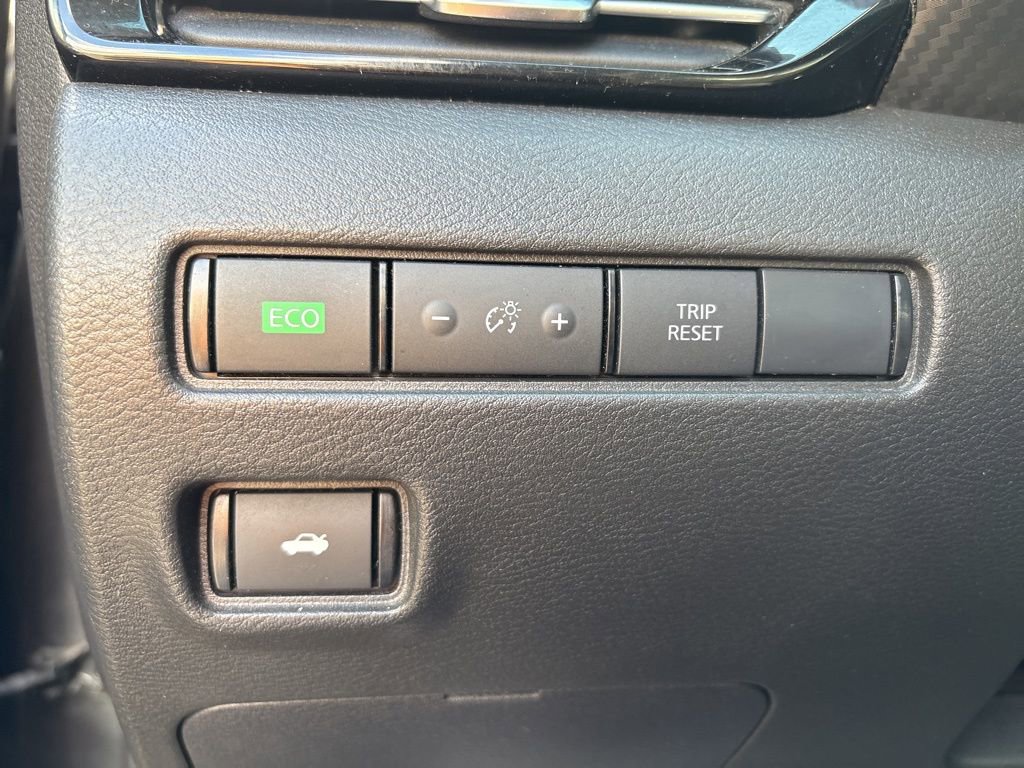 Used 2022 Nissan Sentra SR w/ Trunk Package image 24