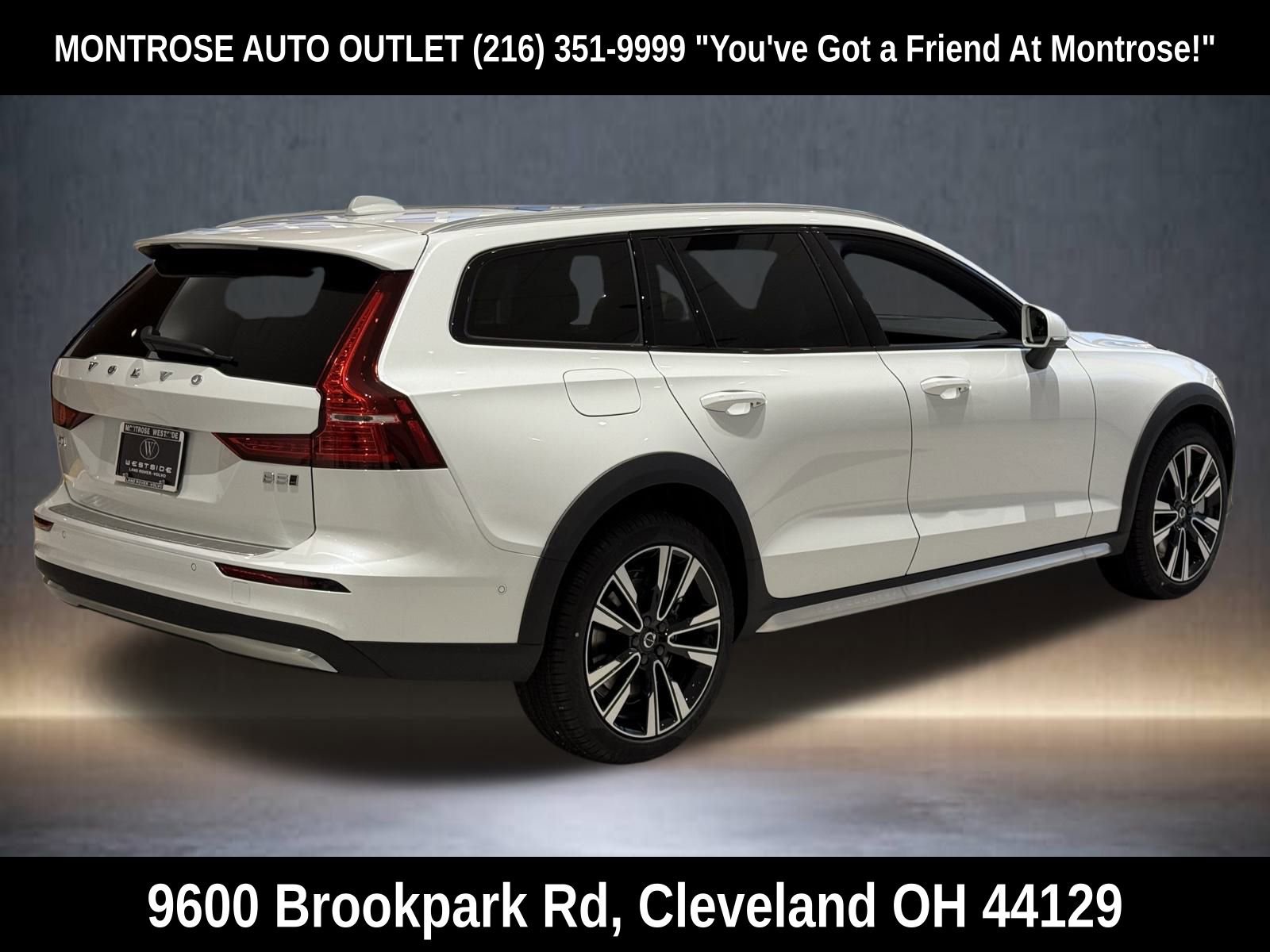 New 2026 Volvo V60 B5 Cross Country Ultra w/ Protection Package Premier image 5