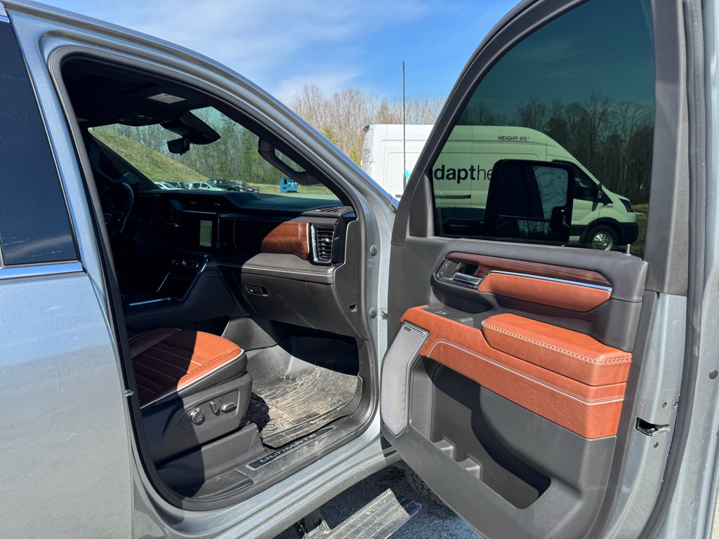 Used 2024 GMC Sierra 3500 Denali Ultimate image 15