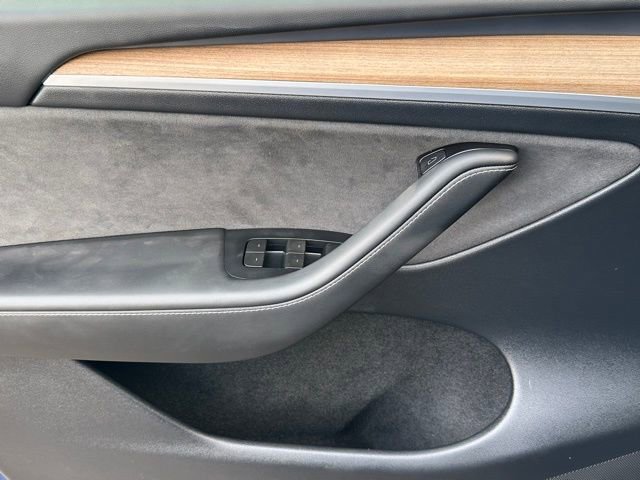 Used 2024 Tesla Model Y Performance image 7