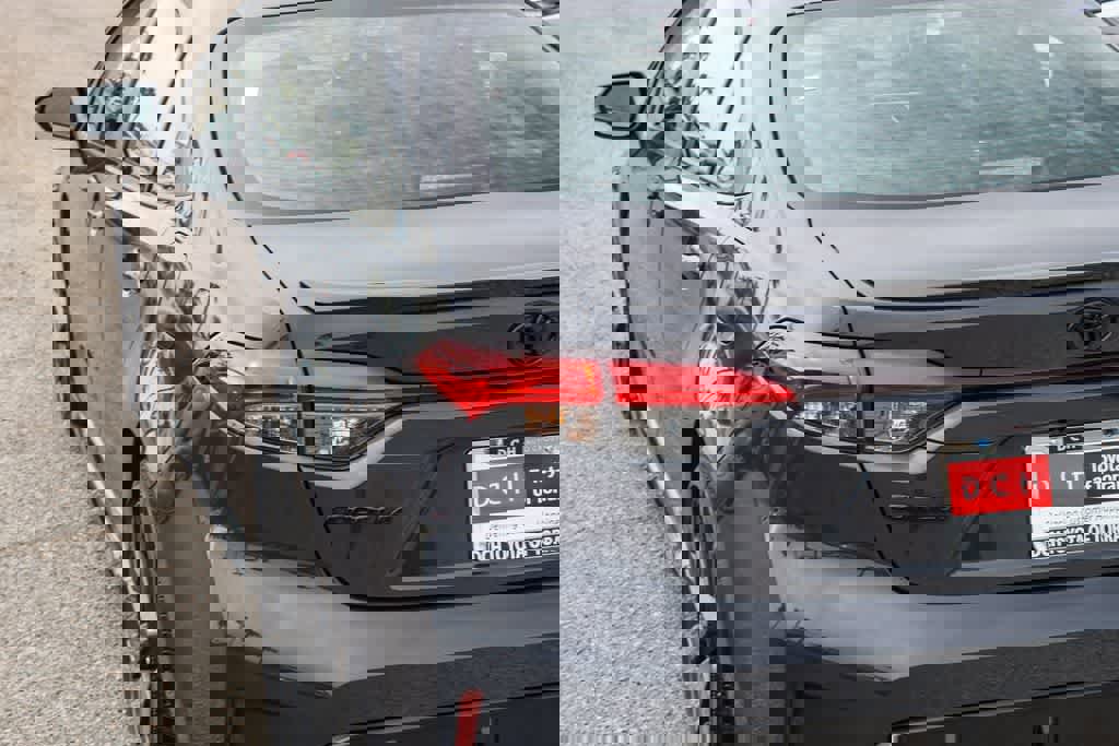 Used 2025 Toyota Corolla XSE image 6