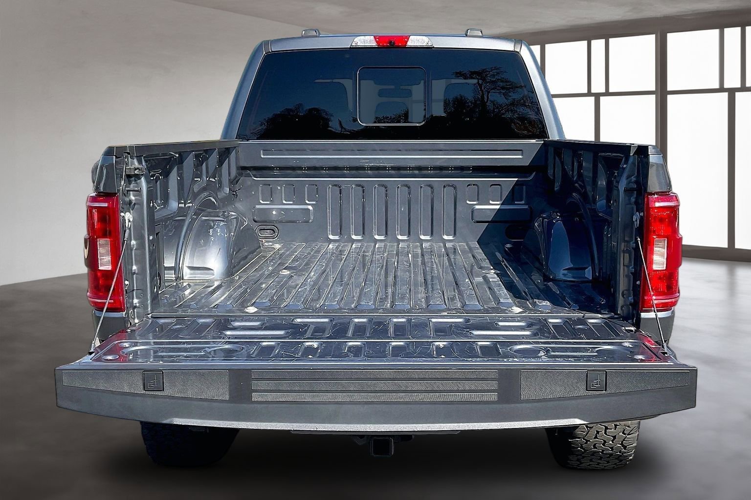 Used 2022 Ford F150 XLT w/ Equipment Group 302A High image 7