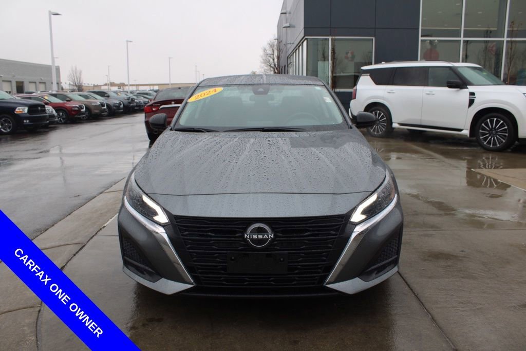 Used 2024 Nissan Altima 2.5 SV image 2