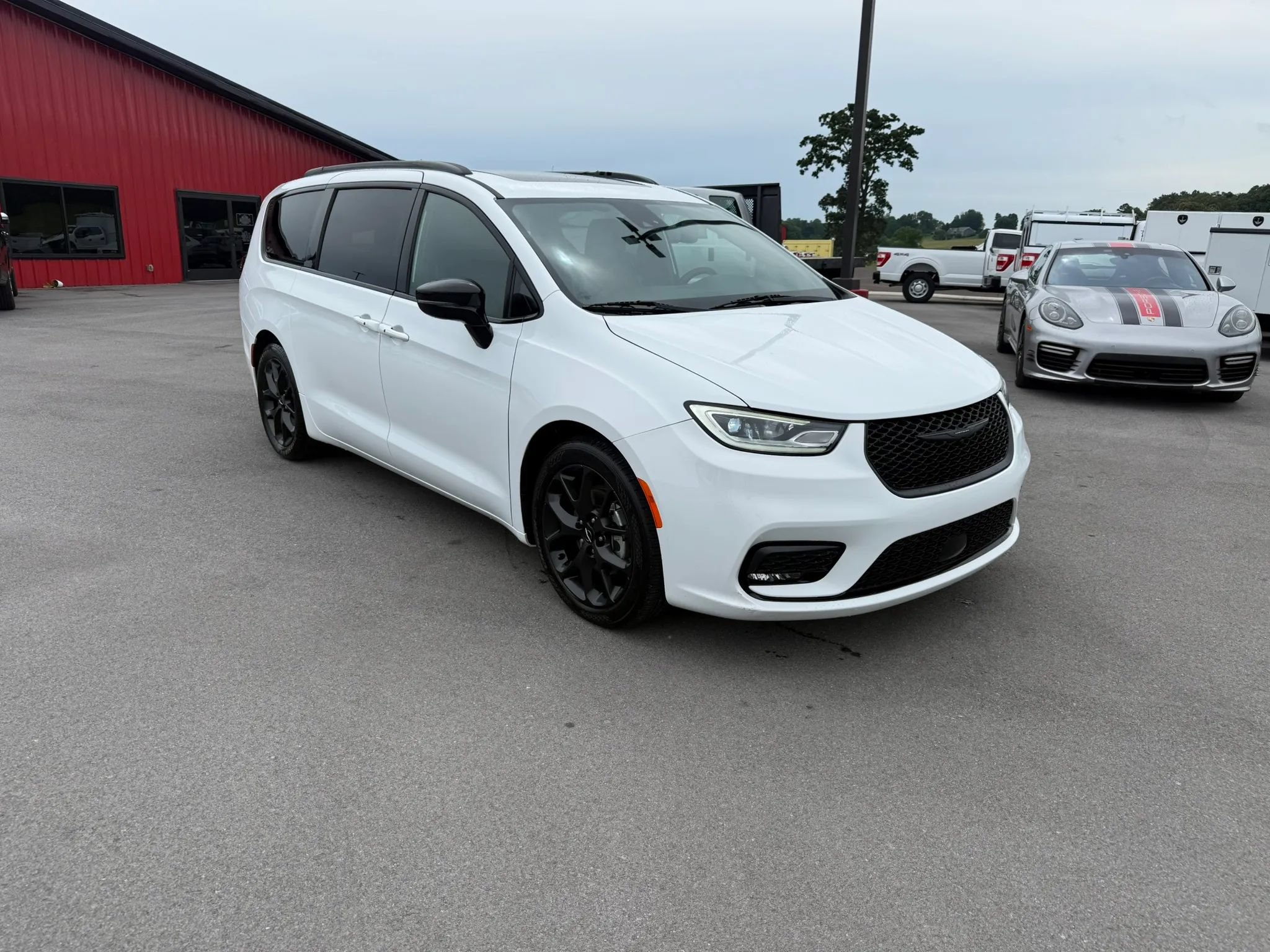 Used 2025 Chrysler Pacifica Limited