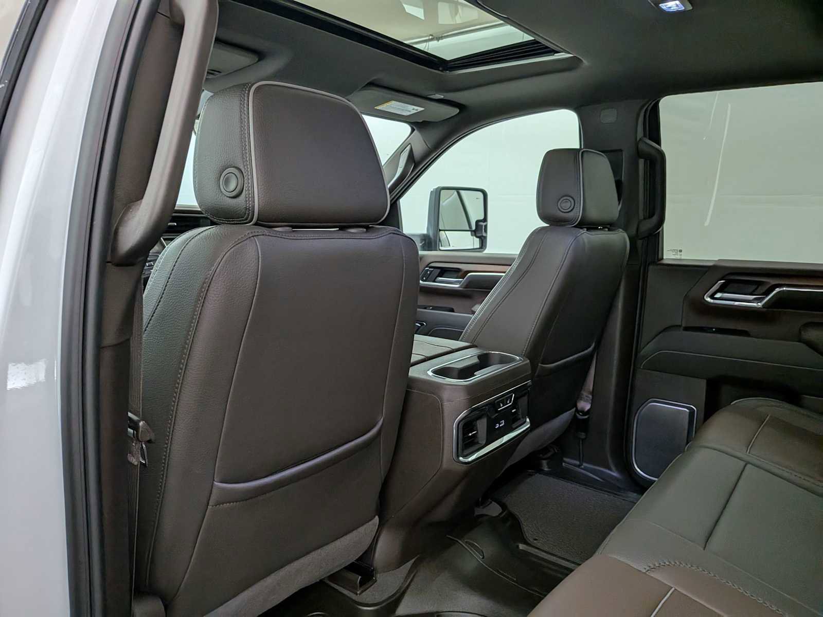 Used 2024 GMC Sierra 3500 Denali w/ Denali Reserve Package image 20