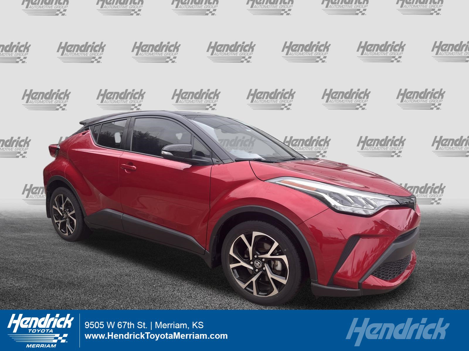 Used 2020 Toyota C-HR XLE FWD image 1