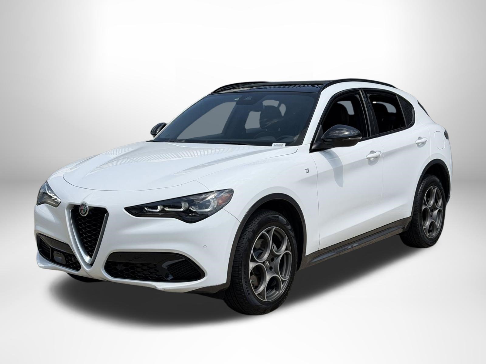 Used 2024 Alfa Romeo Stelvio Ti AWD/4WD image 4