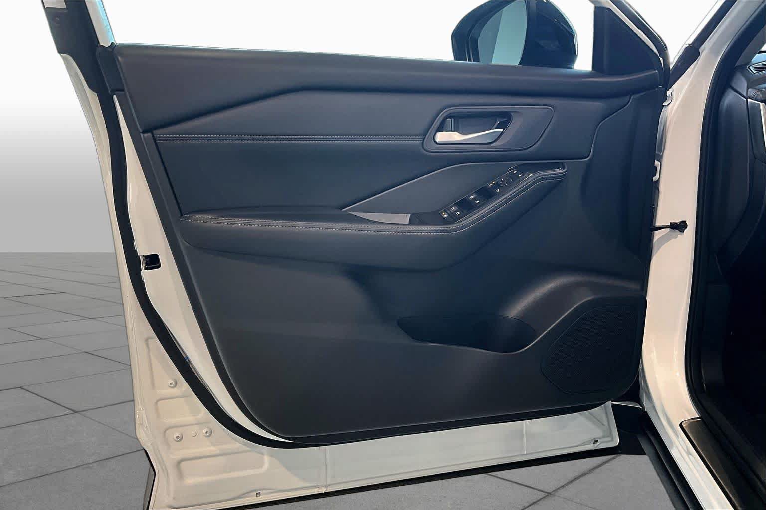 Used 2026 Nissan Rogue Dark Armor FWD image 23