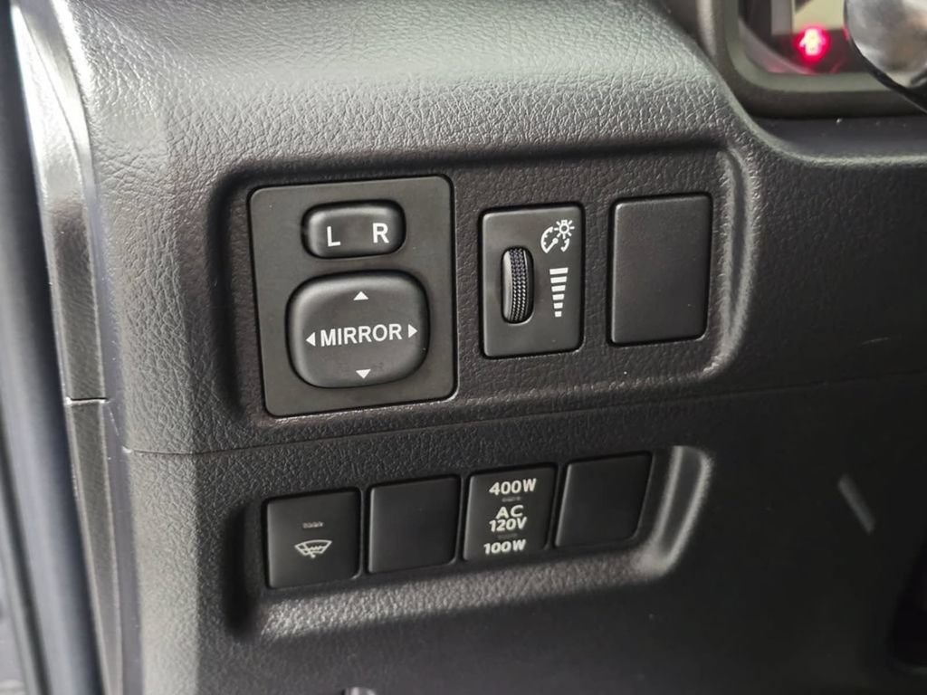 Used 2016 Toyota 4Runner SR5 AWD/4WD image 27