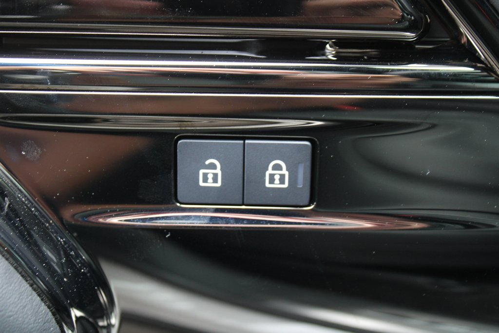 New 2025 Land Rover Range Rover SV image 24