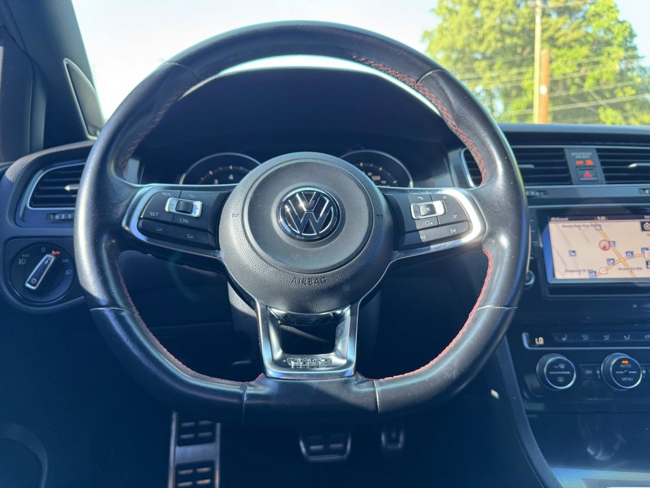Used 2015 Volkswagen GTI Autobahn w/ Lighting Package (SEL) FWD image 15