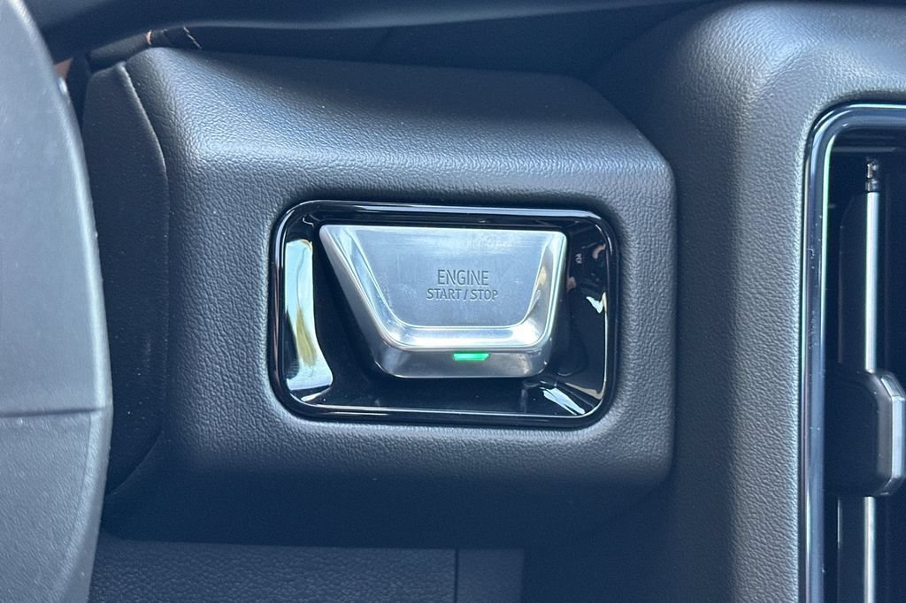 New 2026 GMC Yukon XL AT4 w/ AT4 Premium Plus Package AWD/4WD image 25