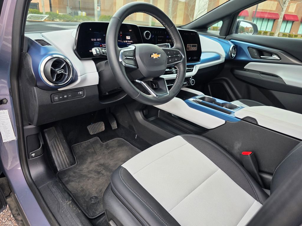 Certified 2025 Chevrolet Equinox EV LT image 11