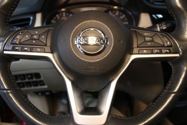 Used 2017 Nissan Rogue SL AWD/4WD image 22