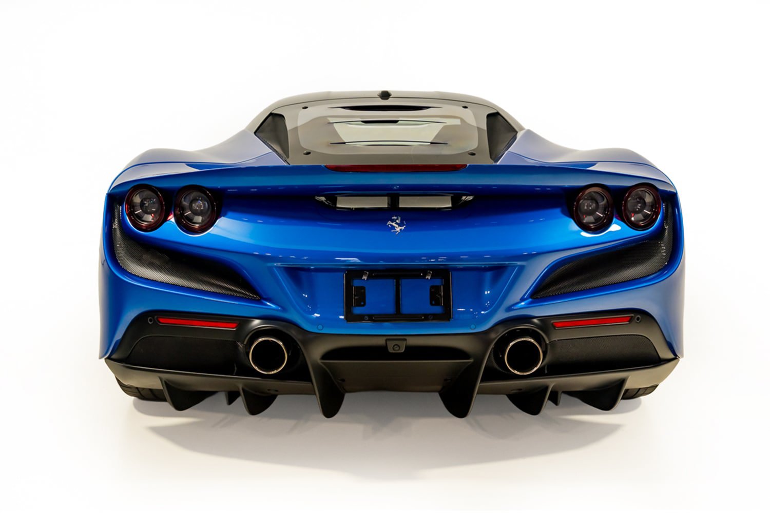 Certified 2022 Ferrari F8 Tributo RWD image 8