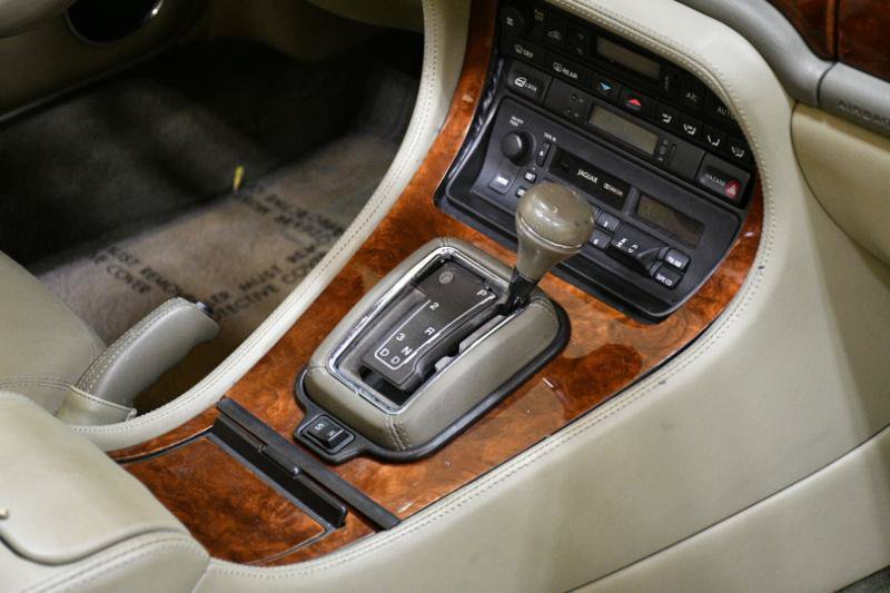 Used 1997 Jaguar XJ6 RWD image 57
