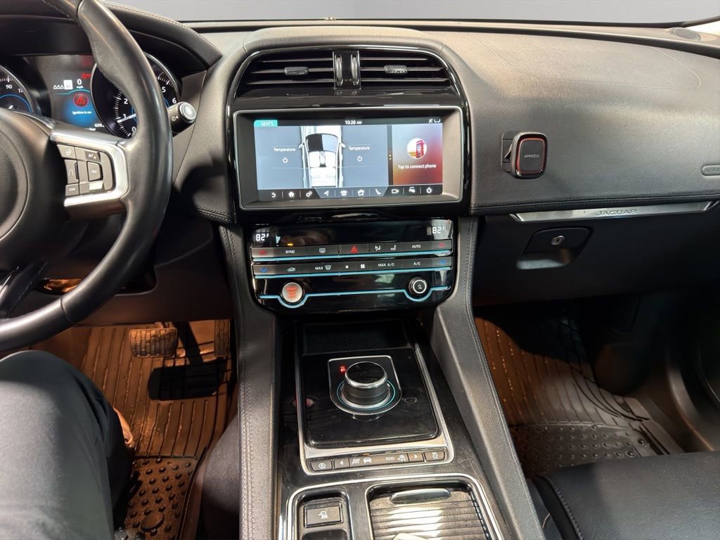 Used 2020 Jaguar F-PACE Prestige image 13