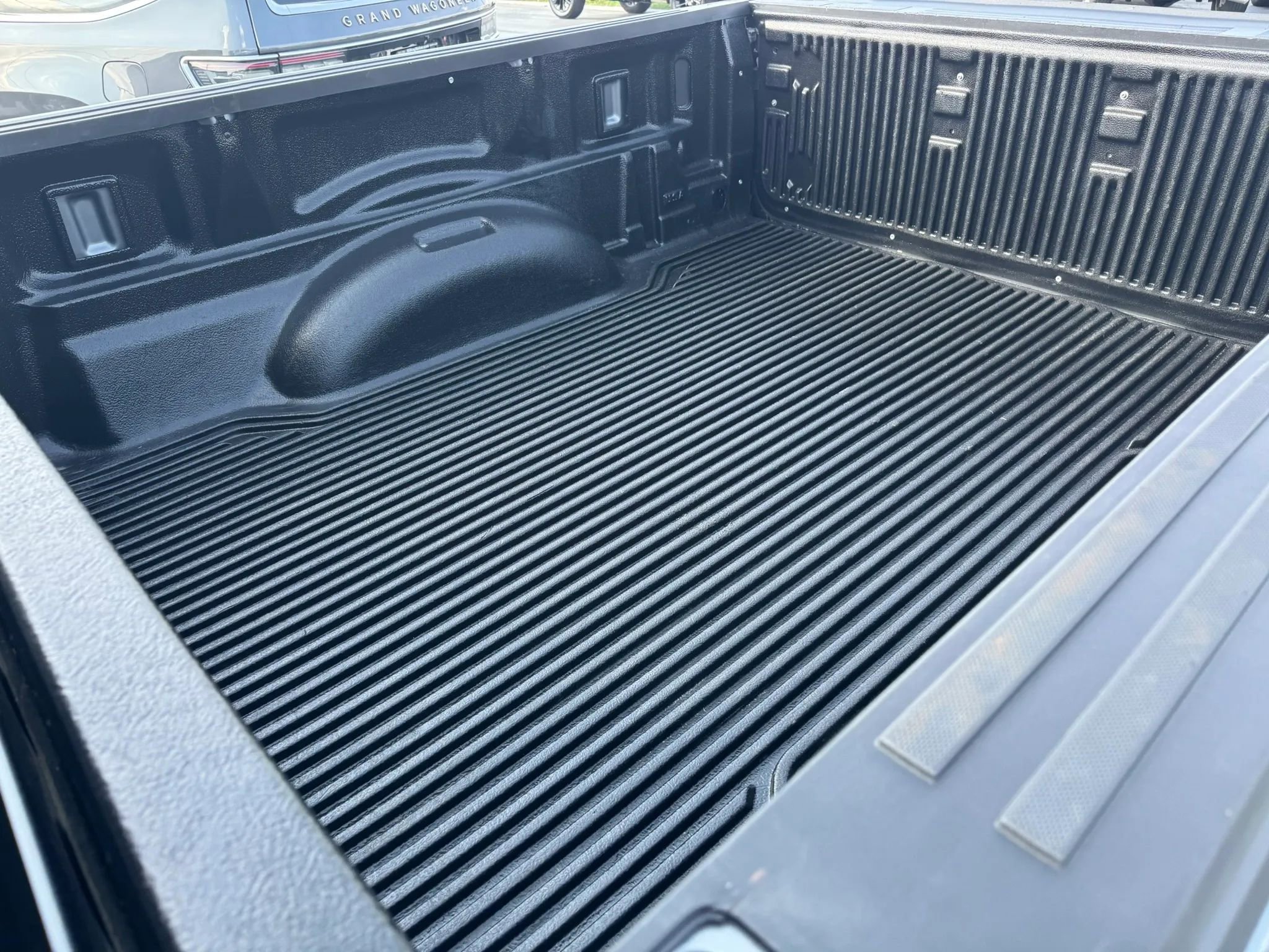 Used 2023 Ford F150 XLT image 10