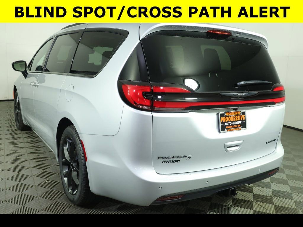 New 2026 Chrysler Pacifica Limited w/ S Appearance Package image 9